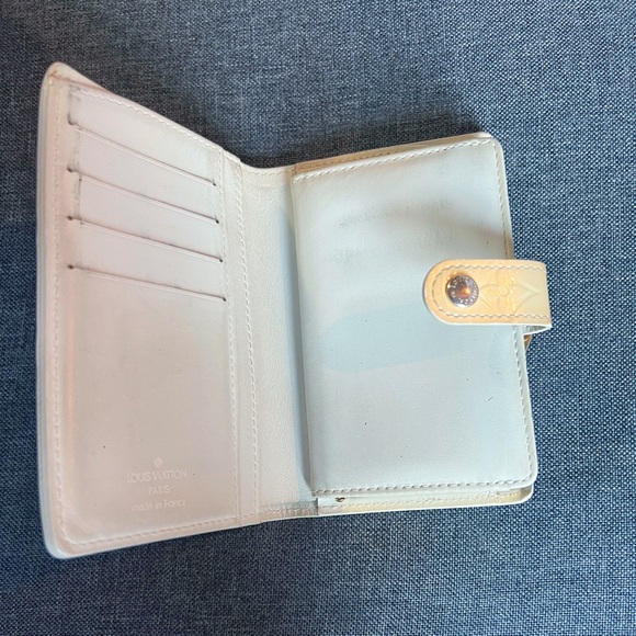 Louis Vuitton Vernis Kisslock Wallet - Picture 5 of 9